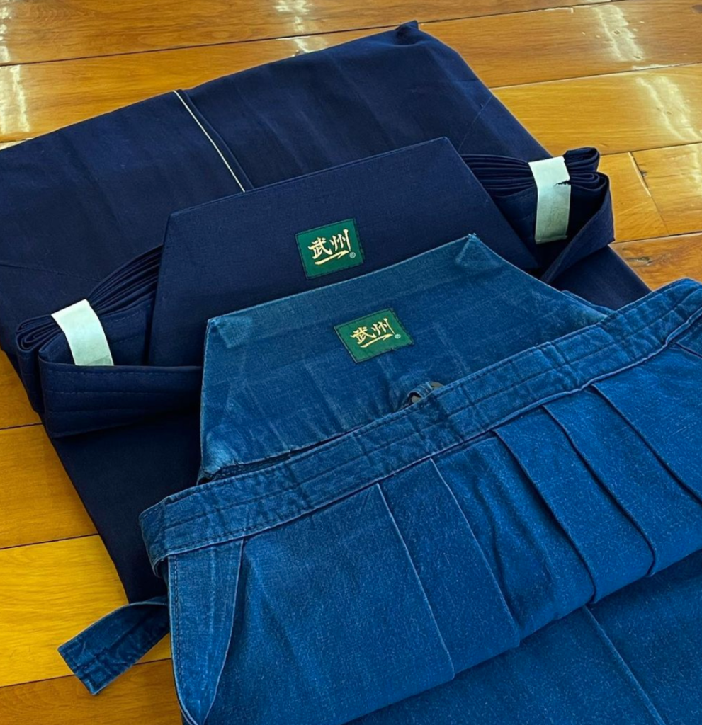 野川染織工業 藍染まめ刺し子織りのスタンドカラーシャツ | ライトアップオンラインストア 野川染織 武州藍染 たももシャツ 男性用 M